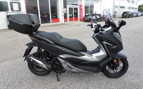 Gebrauchtmotorrad Honda Forza 300 - Bild 2
