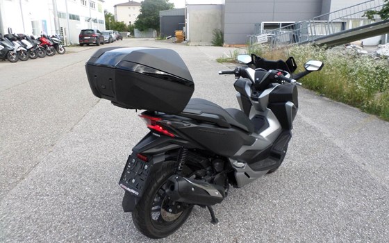 Gebrauchtmotorrad Honda Forza 300 - Bild 3