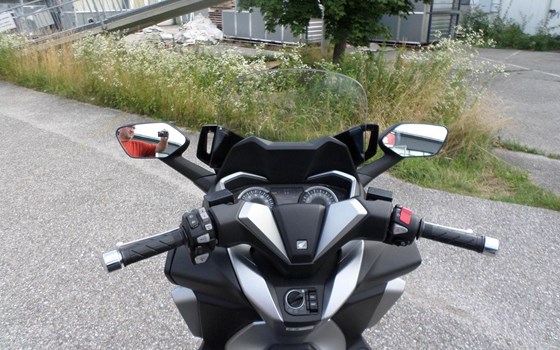 Gebrauchtmotorrad Honda Forza 300 - Bild 9