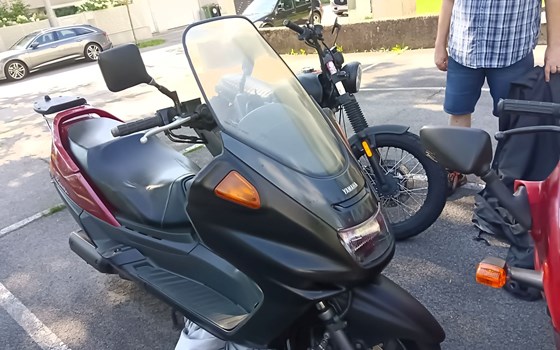 Gebrauchtmotorrad Yamaha Majesty YP250 - Bild 1 Gebrauchtmotorrad Yamaha Majesty YP250 - Bild 1