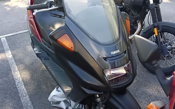 Gebrauchtmotorrad Yamaha Majesty YP250 - Bild 2 Gebrauchtmotorrad Yamaha Majesty YP250 - Bild 2