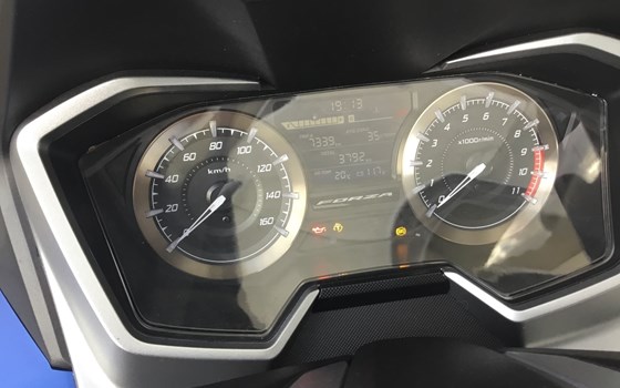 Gebrauchtmotorrad Honda Forza 350 - Bild 1 Gebrauchtmotorrad Honda Forza 350 - Bild 1