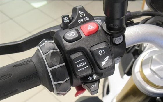 Gebrauchtmotorrad BMW F 900 R - Bild 6 Gebrauchtmotorrad BMW F 900 R - Bild 6