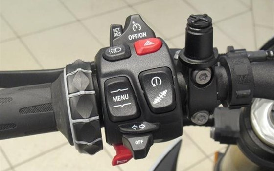 Gebrauchtmotorrad BMW S 1000 R - Bild 6