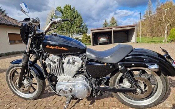 Gebrauchtmotorrad Harley-Davidson Sportster XL 883 - Bild 1 Gebrauchtmotorrad Harley-Davidson Sportster XL 883 - Bild 1
