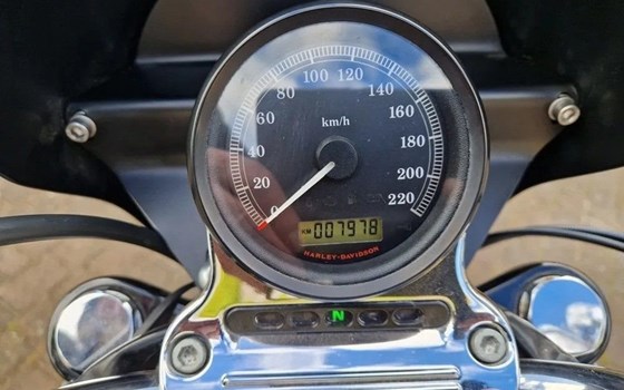Gebrauchtmotorrad Harley-Davidson Sportster XL 883 - Bild 5 Gebrauchtmotorrad Harley-Davidson Sportster XL 883 - Bild 5