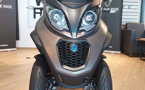 Gebrauchtmotorrad Piaggio MP3 500 Sport Advanced - Bild 9 Gebrauchtmotorrad Piaggio MP3 500 Sport Advanced - Bild 9