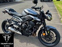 Gebrauchtmotorrad Triumph Street Triple 765 R Garantie bis Juli 2027
