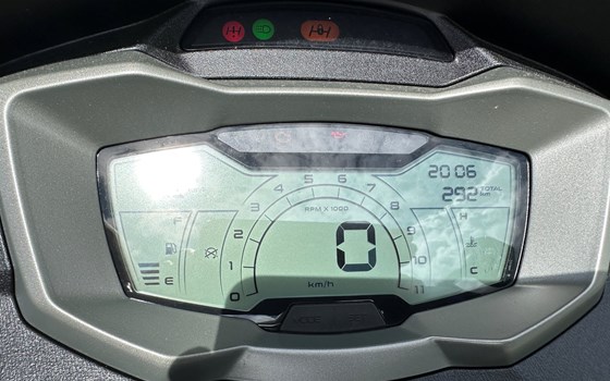 Gebrauchtmotorrad Piaggio MP3 310 - Bild 4 Gebrauchtmotorrad Piaggio MP3 310 - Bild 4