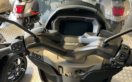Neufahrzeug Piaggio MP3 530 HPE Exclusive - Bild 5