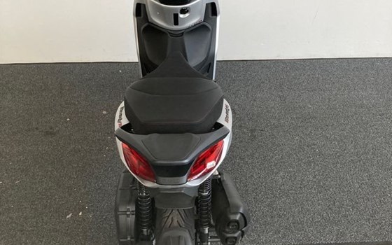 Neufahrzeug Piaggio Beverly 400 - Bild 12 Neufahrzeug Piaggio Beverly 400 - Bild 12