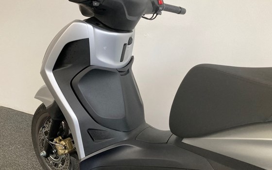 Neufahrzeug Piaggio Beverly 400 - Bild 2 Neufahrzeug Piaggio Beverly 400 - Bild 2