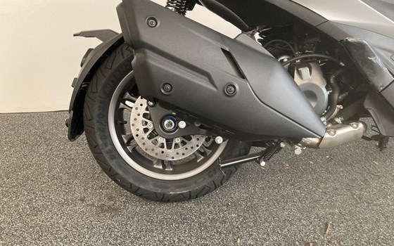 Neufahrzeug Piaggio Beverly 400 - Bild 8 Neufahrzeug Piaggio Beverly 400 - Bild 8