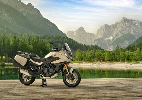 Honda NT1100 DCT Electronic Suspension