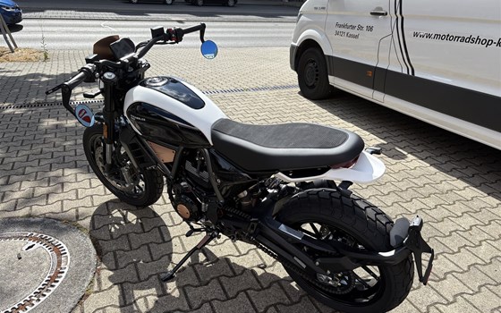 Neufahrzeug Ducati Scrambler 10° Anniversario Rizoma Edition - Bild 2