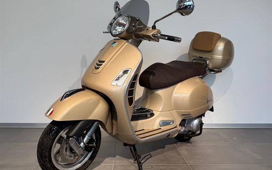 Gebrauchtmotorrad Vespa GTS 300 i.e. - Bild 1 Gebrauchtmotorrad Vespa GTS 300 i.e. - Bild 1