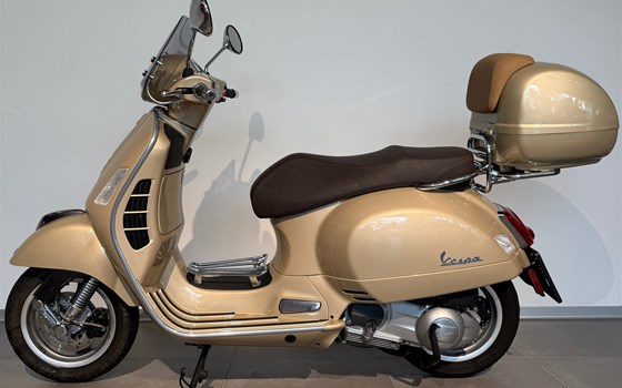 Gebrauchtmotorrad Vespa GTS 300 i.e. - Bild 2 Gebrauchtmotorrad Vespa GTS 300 i.e. - Bild 2