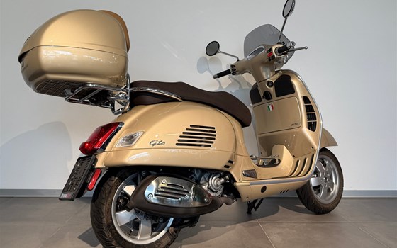 Gebrauchtmotorrad Vespa GTS 300 i.e. - Bild 5 Gebrauchtmotorrad Vespa GTS 300 i.e. - Bild 5