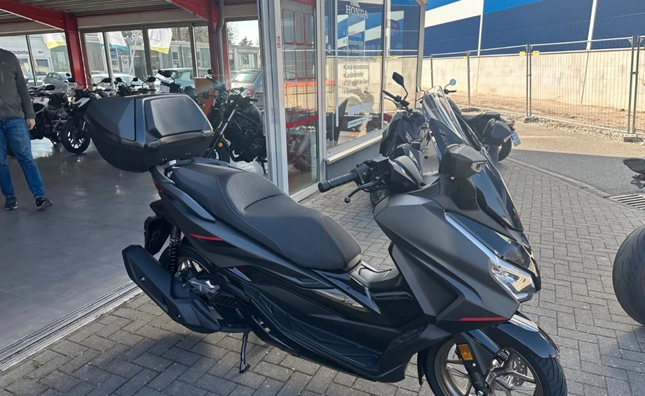 Offer Honda Forza 125 Bild 4: Offer Honda Forza 125