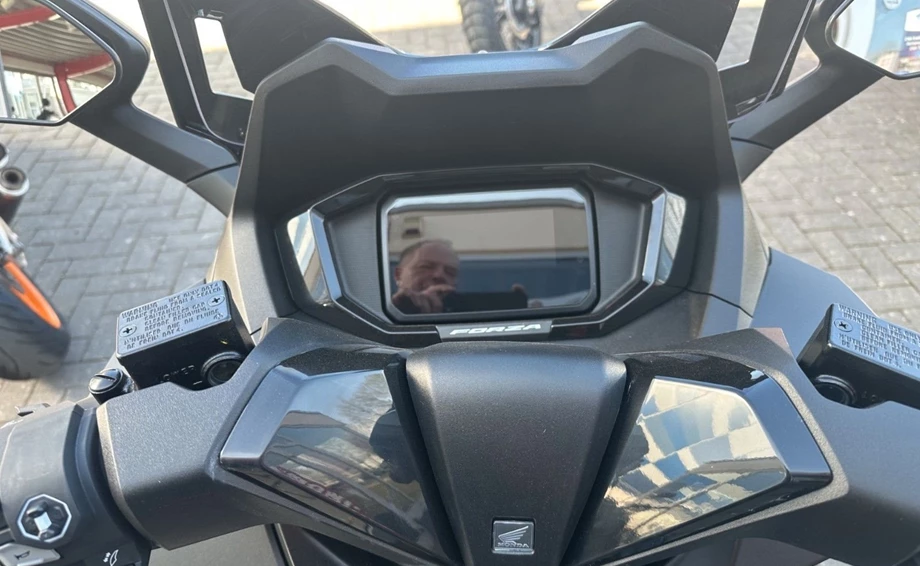 Offer Honda Forza 125 Bild 6: Offer Honda Forza 125