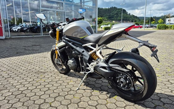 Gebrauchtmotorrad Triumph Speed Triple RS - Bild 6