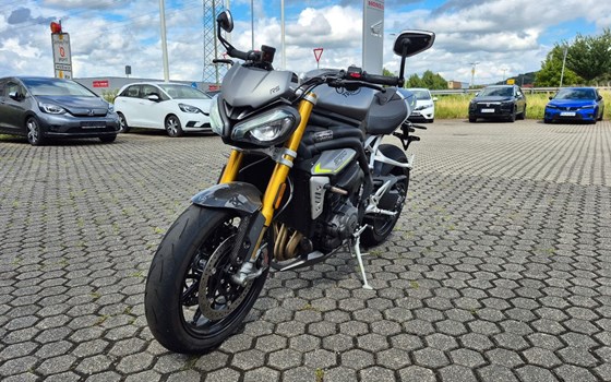 Gebrauchtmotorrad Triumph Speed Triple RS - Bild 8