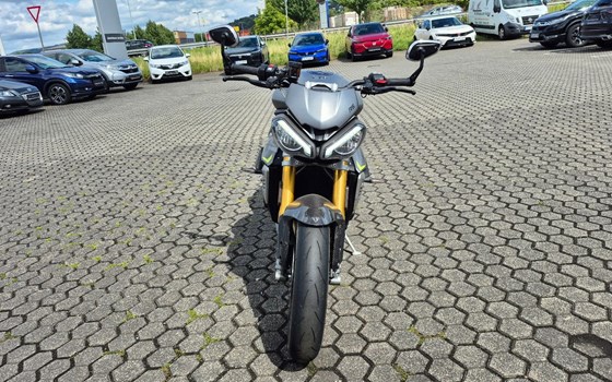 Gebrauchtmotorrad Triumph Speed Triple RS - Bild 9