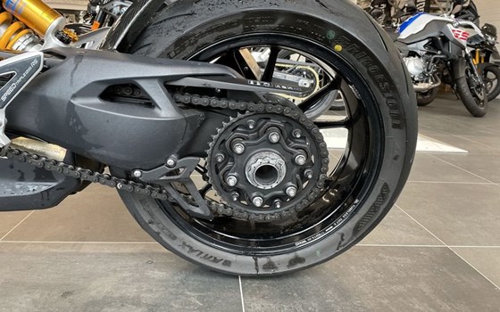 Gebrauchtmotorrad Triumph Speed Triple 1200 RS - Bild 11