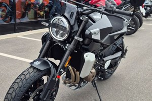 Angebot Husqvarna Svartpilen 801