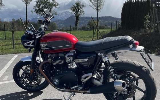Gebrauchtmotorrad Triumph Speed Twin 1200 - Bild 1 Gebrauchtmotorrad Triumph Speed Twin 1200 - Bild 1