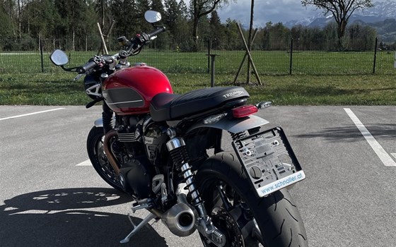 Gebrauchtmotorrad Triumph Speed Twin 1200 - Bild 2 Gebrauchtmotorrad Triumph Speed Twin 1200 - Bild 2