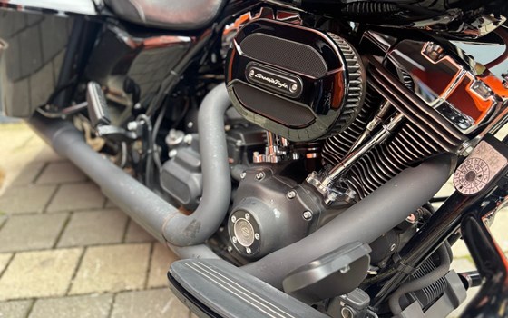 Gebrauchtmotorrad Harley-Davidson Touring Road Glide Special FLTRXS - Bild 4 Gebrauchtmotorrad Harley-Davidson Touring Road Glide Special FLTRXS - Bild 4
