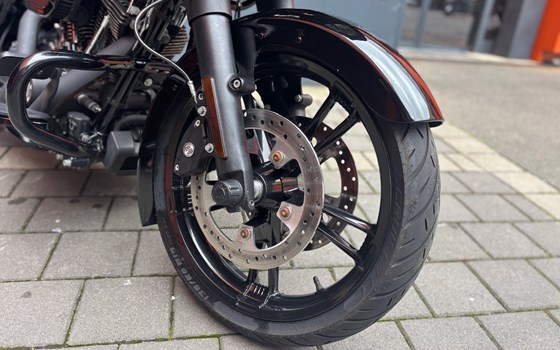 Gebrauchtmotorrad Harley-Davidson Touring Road Glide Special FLTRXS - Bild 7 Gebrauchtmotorrad Harley-Davidson Touring Road Glide Special FLTRXS - Bild 7