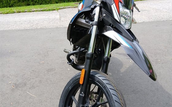 Gebrauchtmotorrad Derbi Senda DRD X-Treme 50 SM - Bild 3 Gebrauchtmotorrad Derbi Senda DRD X-Treme 50 SM - Bild 3