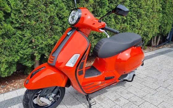 Gebrauchtmotorrad Vespa GTS 300 - Bild 1