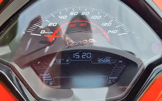 Gebrauchtmotorrad Vespa GTS 300 - Bild 5