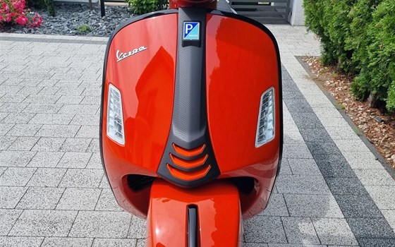 Gebrauchtmotorrad Vespa GTS 300 - Bild 7