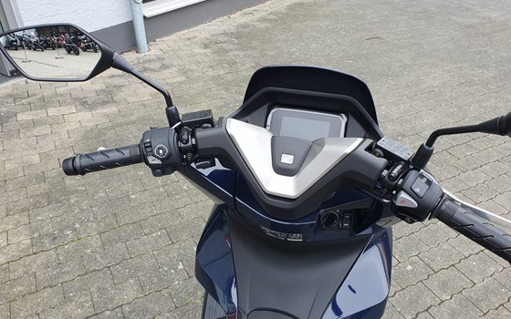 Gebrauchtmotorrad Honda PCX125 DX - Bild 7