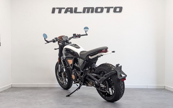 Neufahrzeug Ducati Scrambler 10° Anniversario Rizoma Edition - Bild 4