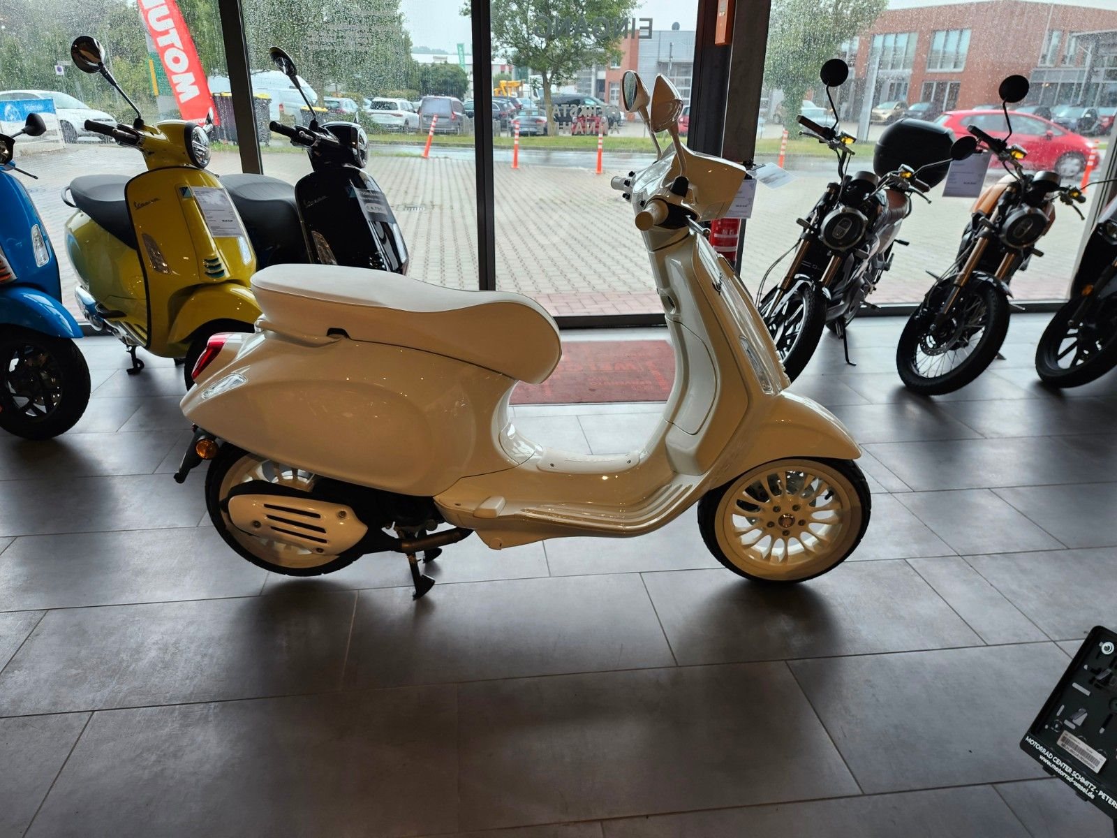 Vespa Sprint Justin Bieber X Vespa 50