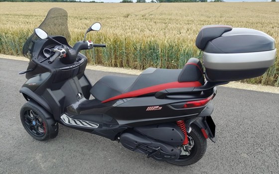Gebrauchtmotorrad Piaggio MP3 500 hpe Sport - Bild 2 Gebrauchtmotorrad Piaggio MP3 500 hpe Sport - Bild 2