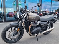 Gebrauchtmotorrad Triumph Speed Twin 900