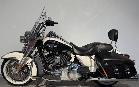 Gebrauchtmotorrad Harley-Davidson Road King Classic FLHRC - Bild 2 Gebrauchtmotorrad Harley-Davidson Road King Classic FLHRC - Bild 2