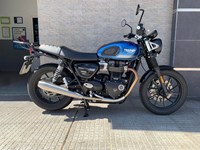 Triumph Street Twin
