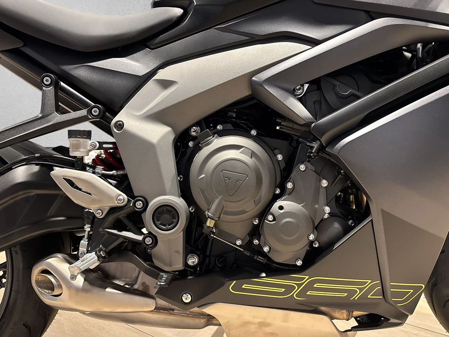 Offer Triumph Daytona 660 Bild 5: Offer Triumph Daytona 660