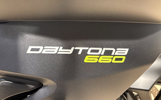 Neufahrzeug Triumph Daytona 660 - Bild 6