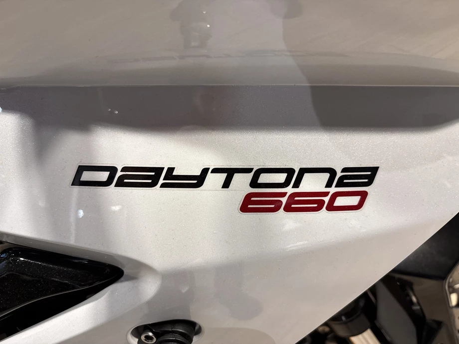 Offer Triumph Daytona 660 Bild 6: Offer Triumph Daytona 660