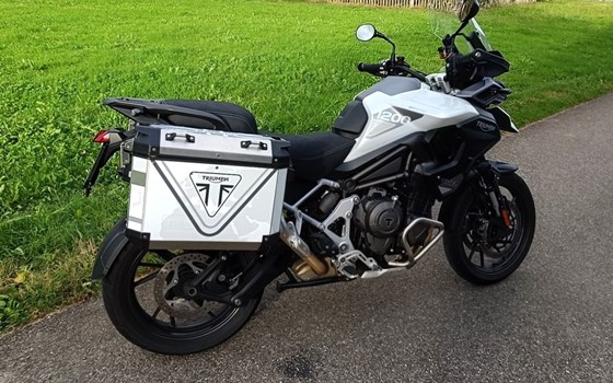 Gebrauchtmotorrad Triumph Tiger 1200 GT - Bild 3 Gebrauchtmotorrad Triumph Tiger 1200 GT - Bild 3