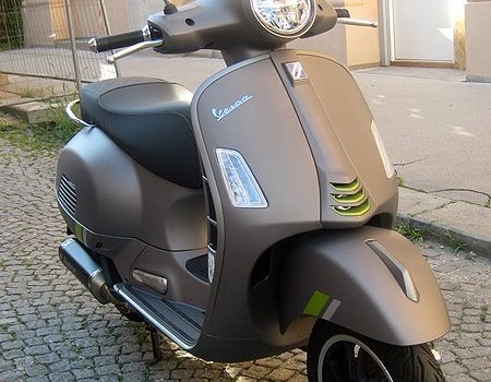 Gebrauchtmotorrad Vespa GTS 125ie Super Tech - Bild 2 Gebrauchtmotorrad Vespa GTS 125ie Super Tech - Bild 2