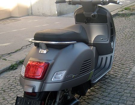 Gebrauchtmotorrad Vespa GTS 125ie Super Tech - Bild 3 Gebrauchtmotorrad Vespa GTS 125ie Super Tech - Bild 3
